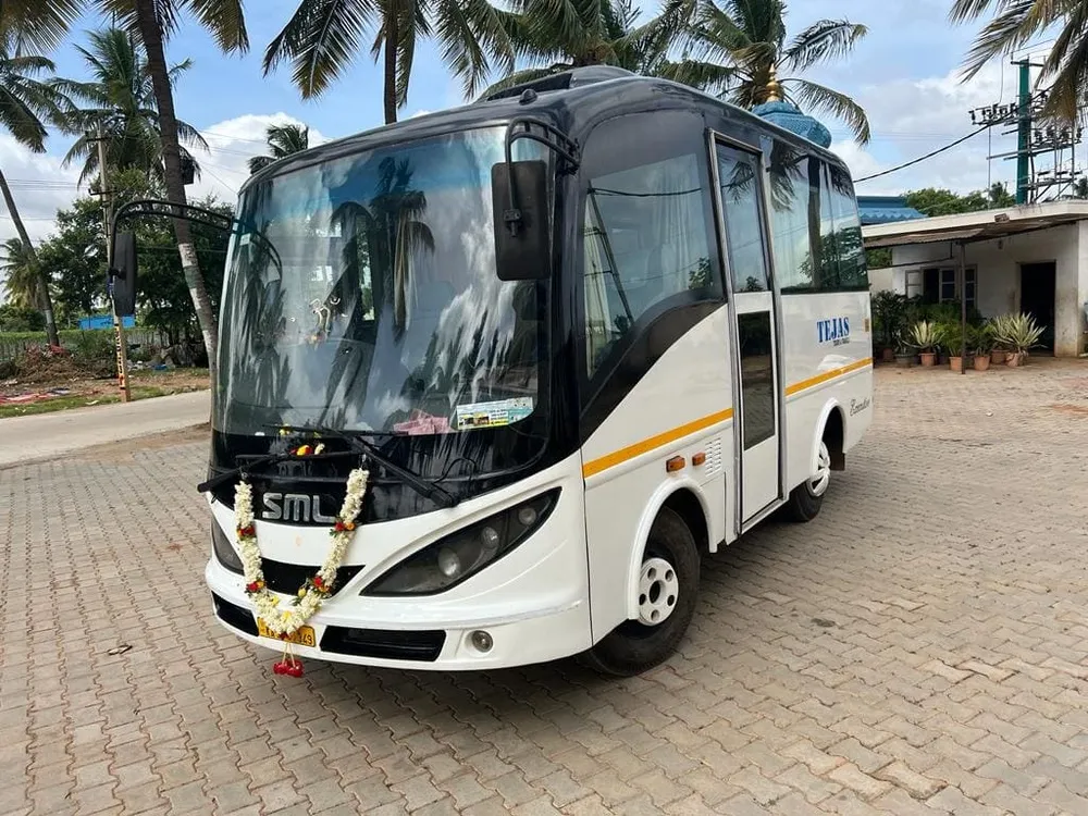 15 seater tempo traveller