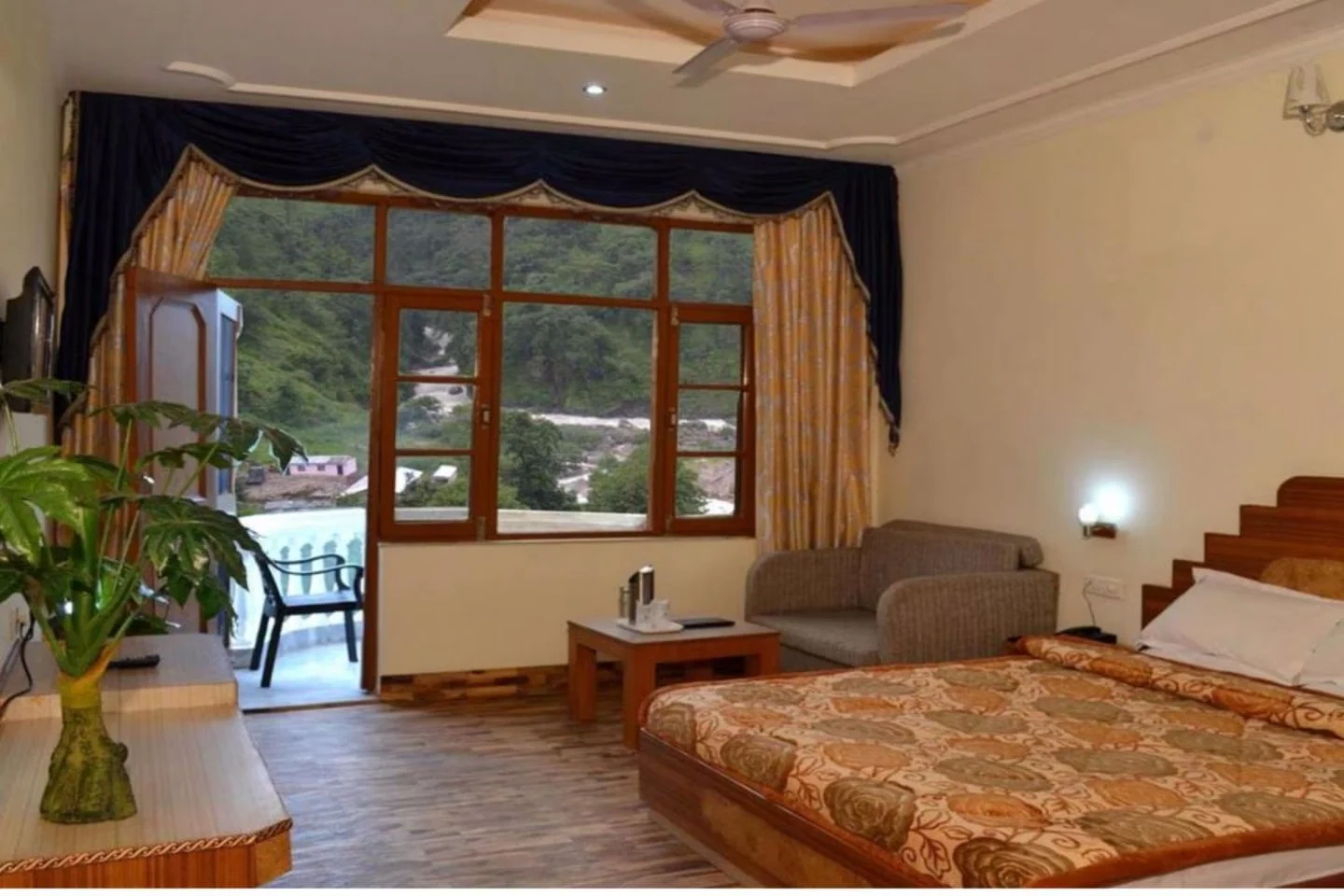 Deluxe River View Room at Shivalik Valley Resort